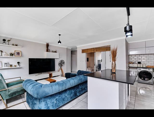 2 BEDROOM APARTMENT FOR SALE IN NORTH RIDING